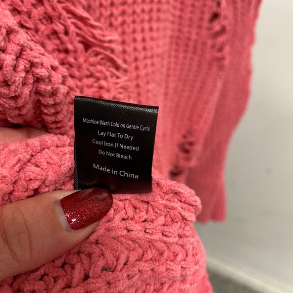 NWOT POL Medium Pink Chenille Distressed Sweater - Picture 5 of 5